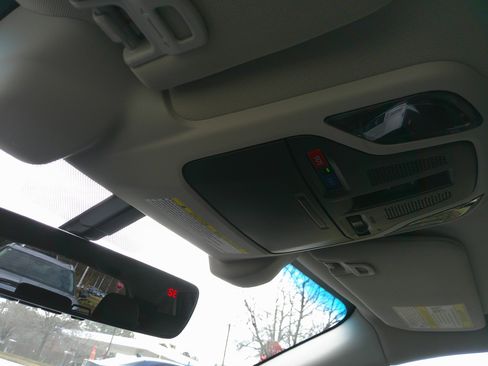 Used 2022 Subaru Outback Limited image 27