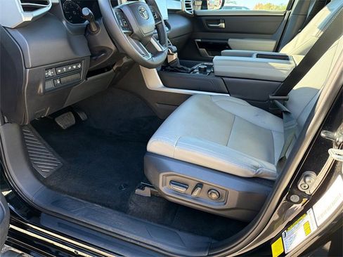 Used 2025 Toyota Tundra Limited image 9