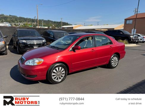 Used 2005 Toyota Corolla LE FWD image 1
