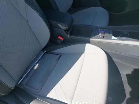New 2026 Volkswagen Tiguan SE R-Line FWD image 10