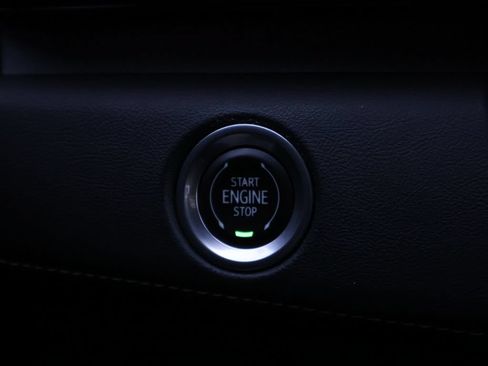 Used 2022 Cadillac Escalade Luxury w/ LPO, Floor Liner Package AWD/4WD image 29