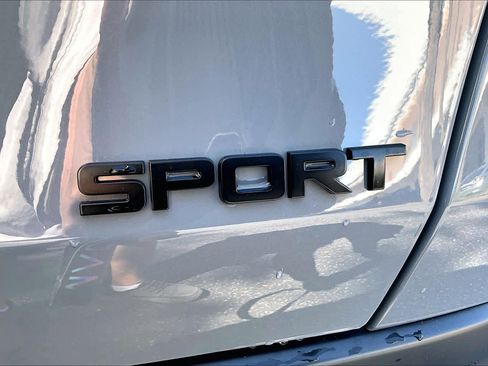 Used 2024 Honda HR-V Sport image 9