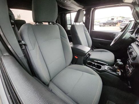 Used 2024 Jeep Gladiator Willys image 31