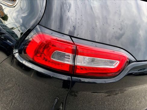 Used 2015 Jeep Cherokee Limited AWD/4WD image 28