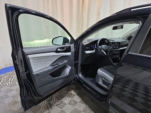 Certified 2022 Volkswagen Taos S AWD/4WD image 11