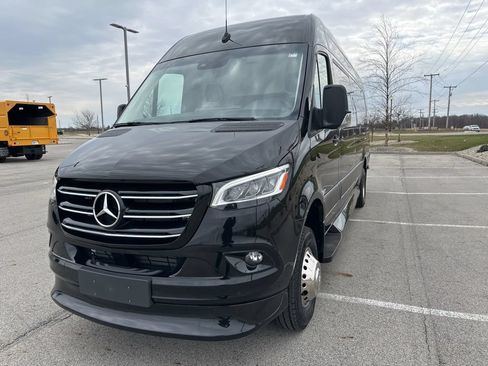 Used 2023 Mercedes-Benz Sprinter 3500 image 7