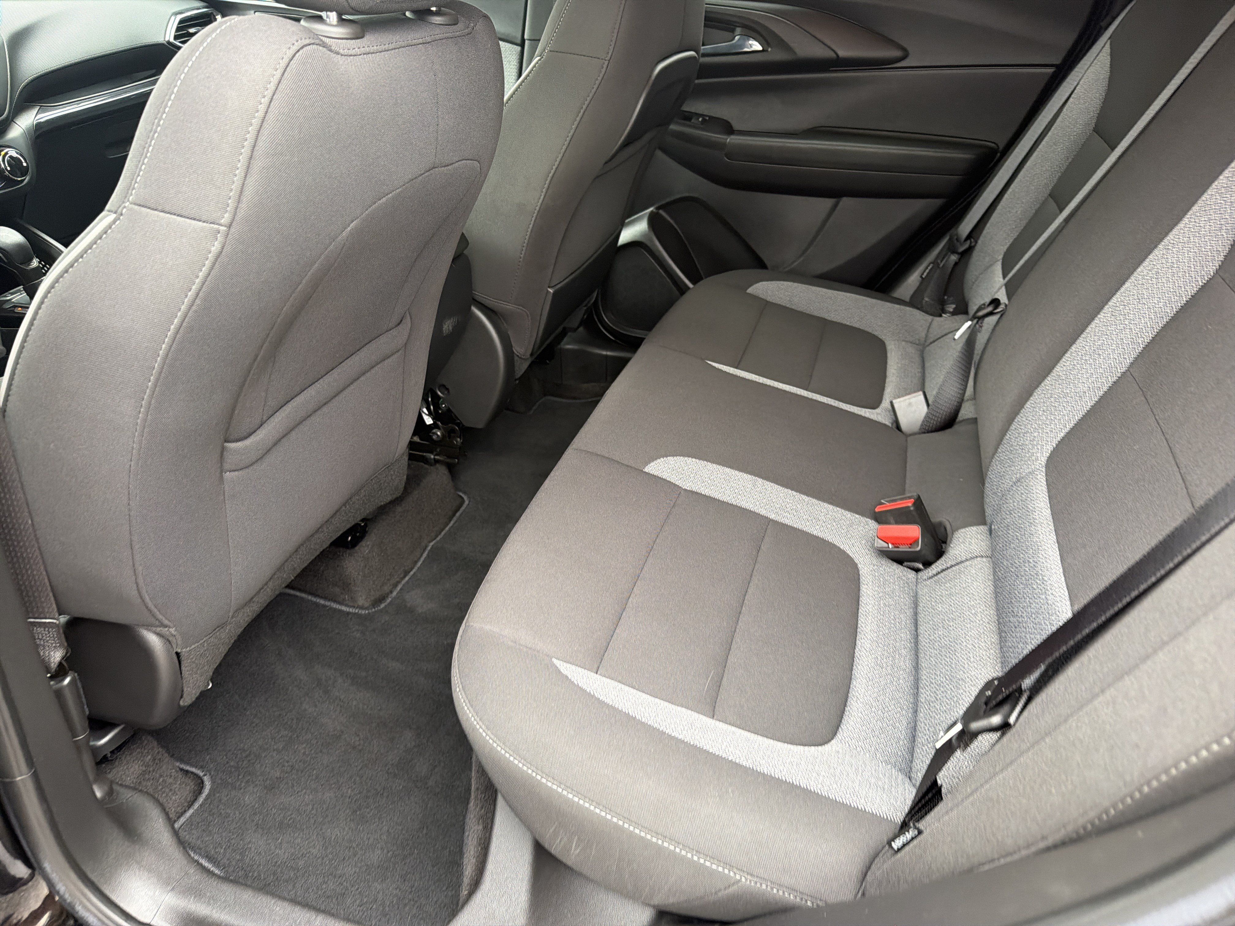 Used 2023 Chevrolet TrailBlazer LT FWD image 21