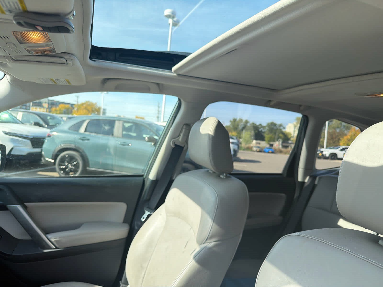 Used 2014 Subaru Forester 2.5i Touring AWD/4WD image 10
