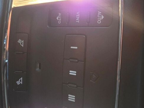 Used 2015 Dodge Charger SXT w/ Plus Group image 19