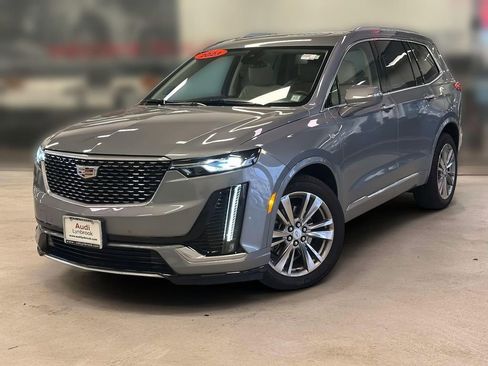 Used 2023 Cadillac XT6 Premium Luxury AWD/4WD image 2