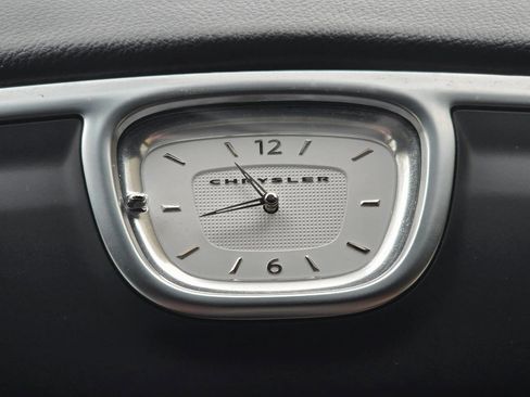 Used 2014 Chrysler 300 C image 15