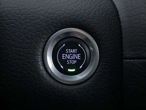 Used 2024 GMC Yukon XL Denali w/ Max Trailering Package image 8