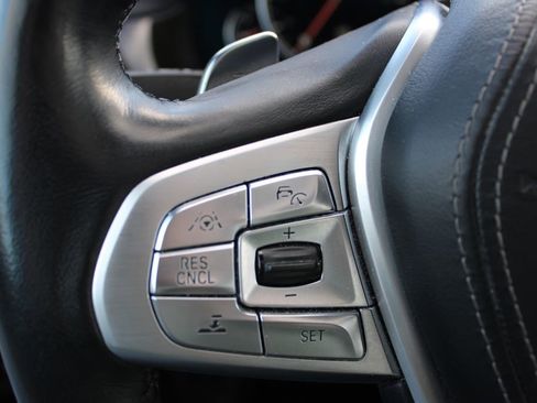 Used 2018 BMW 750i xDrive image 27