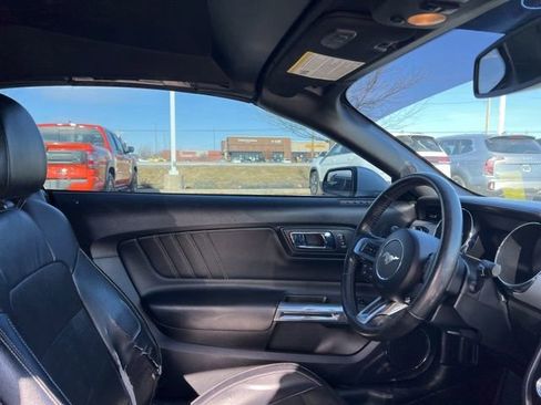 Used 2016 Ford Mustang Premium image 39