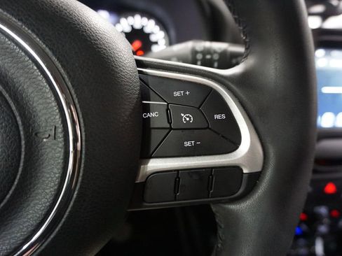 Used 2021 Jeep Renegade Latitude image 9