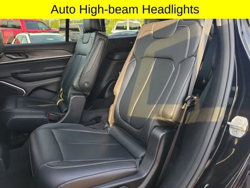 Used 2022 Jeep Grand Cherokee L Limited w/ Black Appearance Package AWD/4WD image 26
