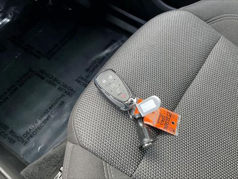 Used 2023 Chevrolet Traverse LT FWD image 11