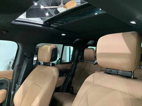 Used 2025 Land Rover Defender 110 S image 24
