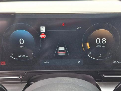 Used 2025 Hyundai Kona Limited FWD image 11