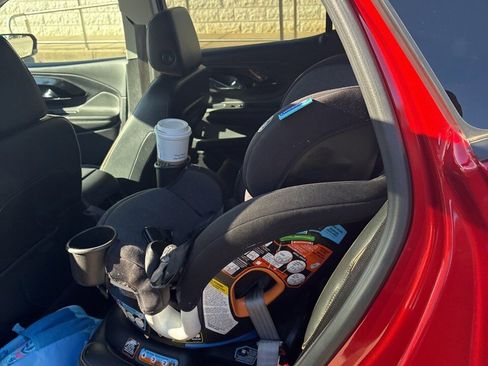 Used 2023 GMC Terrain AT4 image 8