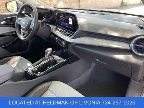 Used 2024 Chevrolet Trax LT w/ Driver Confidence Package FWD image 27