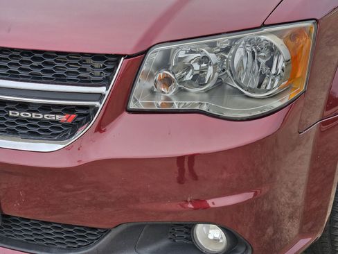 Used 2019 Dodge Grand Caravan SXT image 10