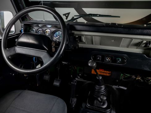 Used 1994 Land Rover Defender 90 AWD/4WD image 7