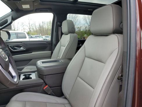 Used 2022 GMC Yukon SLT w/ SLT Luxury Package AWD/4WD image 18