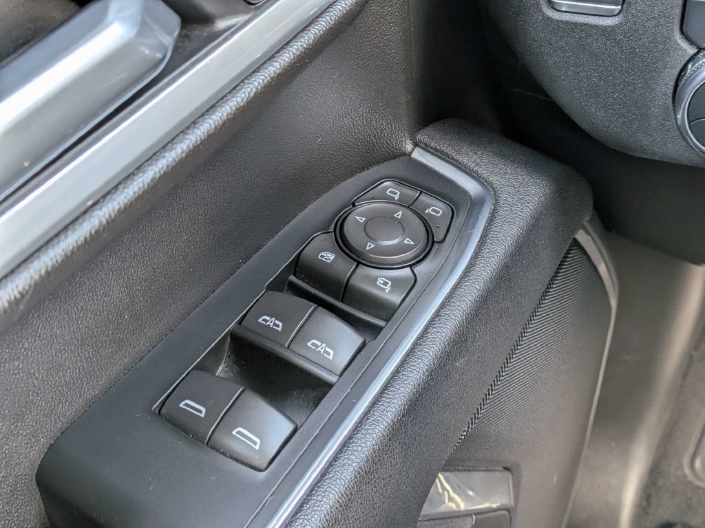Used 2025 GMC Sierra 1500 SLT AWD/4WD image 18
