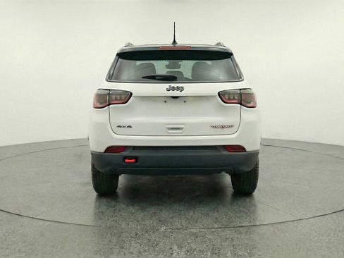 Used 2025 Jeep Compass Trailhawk AWD/4WD image 7