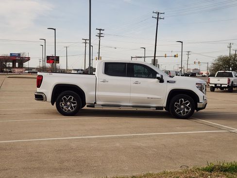 Used 2022 GMC Sierra 1500 SLT image 7