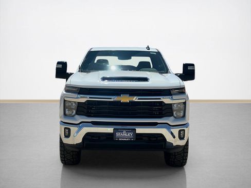 Used 2025 Chevrolet Silverado 2500 LT w/ Convenience Package AWD/4WD image 2