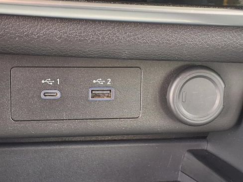 Used 2023 Nissan Rogue S FWD image 9