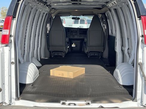 New 2025 GMC Savana 2500 Extended w/ Driver Convenience Package image 21
