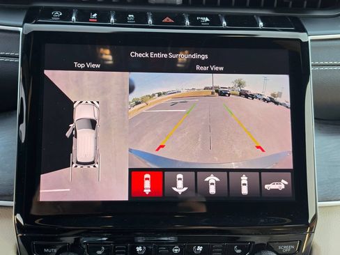 Used 2023 Jeep Grand Cherokee L Limited w/ Luxury Tech Group II AWD/4WD image 24