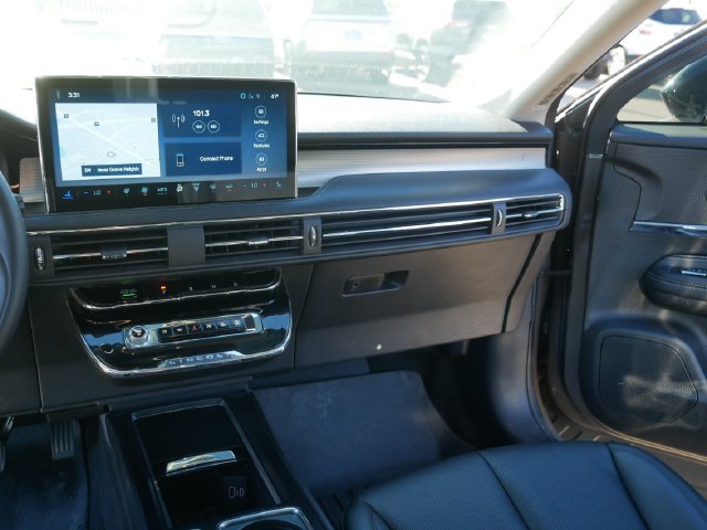 Used 2025 Lincoln Corsair AWD w/ Equipment Group 101A image 20