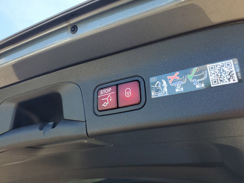 New 2026 Mercedes-Benz GLS 580 4MATIC image 10