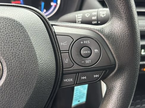 Used 2025 Toyota RAV4 LE AWD/4WD image 16