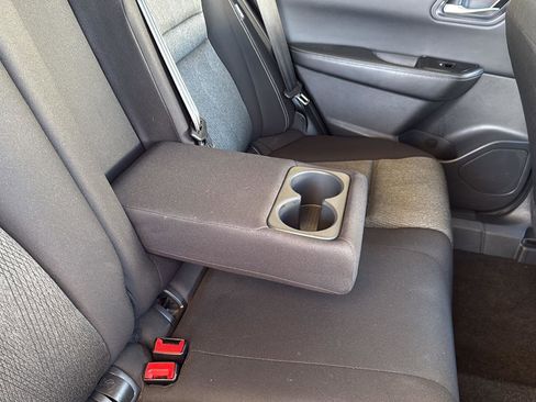 Used 2024 Nissan Rogue SV FWD image 41