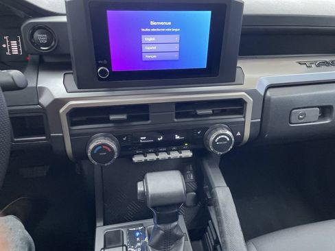 Used 2024 Toyota Tacoma SR5 AWD/4WD image 18