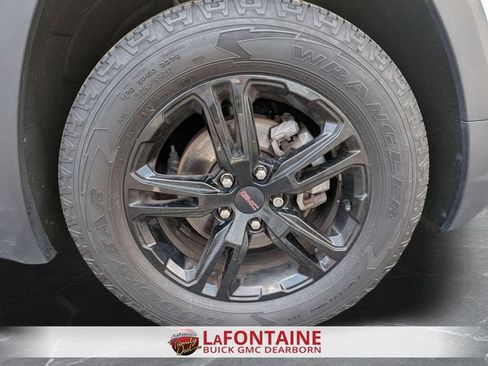 Used 2023 GMC Terrain AT4 w/ Tech Package AWD/4WD image 33