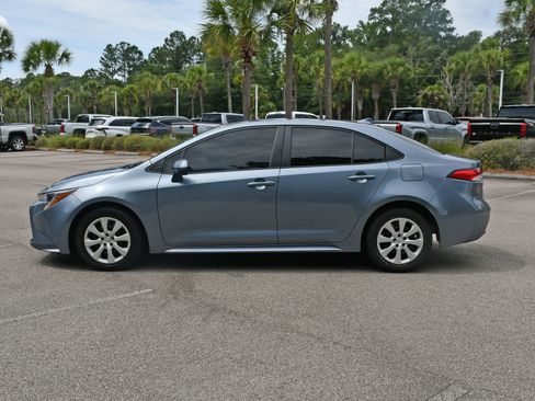 Used 2024 Toyota Corolla LE FWD image 5