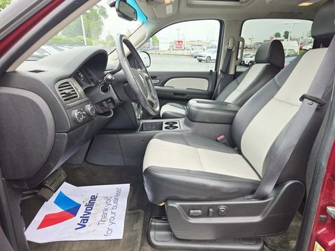 Used 2007 Chevrolet Suburban LT w/ LT Preferred Equipment Group AWD/4WD image 9
