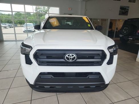 Used 2024 Toyota Tacoma SR AWD/4WD image 2