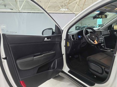 Used 2022 Kia Sportage LX AWD/4WD image 19