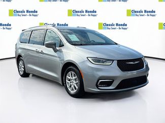 Used 2021 Chrysler Pacifica Touring-L FWD video 1