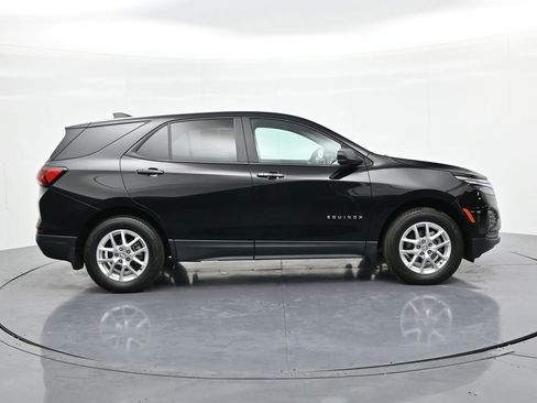 Used 2023 Chevrolet Equinox LS w/ LS Convenience Package image 5