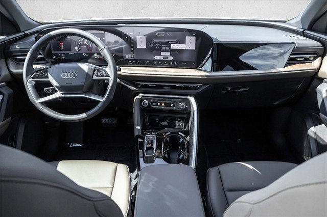 Certified 2025 Audi Q5 Premium w/ Convenience Package AWD/4WD image 20