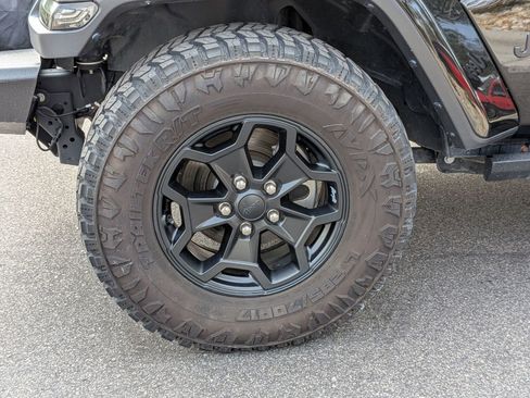 Used 2022 Jeep Gladiator Sport image 10