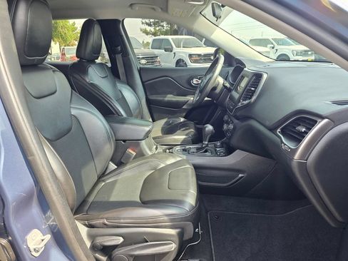 Used 2020 Jeep Cherokee Latitude Plus AWD/4WD image 14